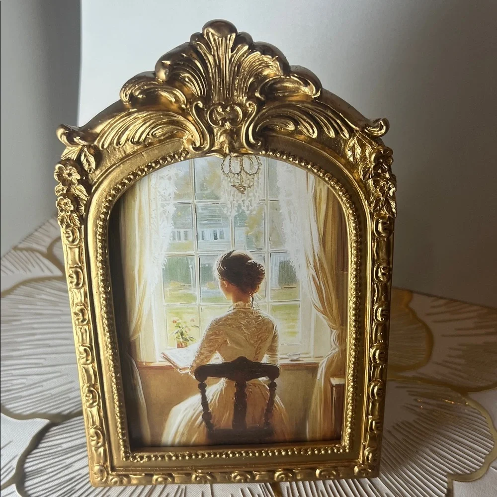 Elegant Gold Ornate Picture Frame 4x6 inch frame